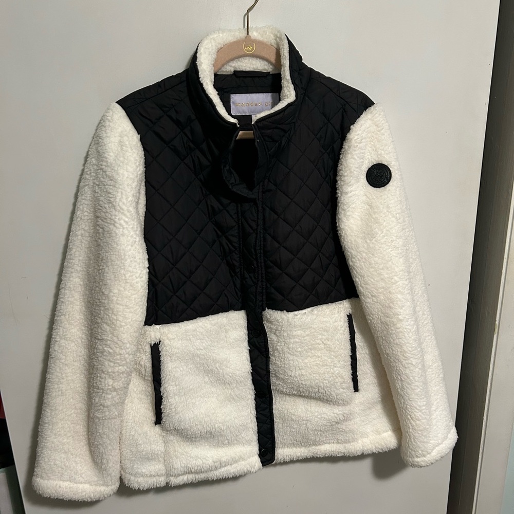 Madden Girl Black Quilted Jacket with White Lining NWOT XL